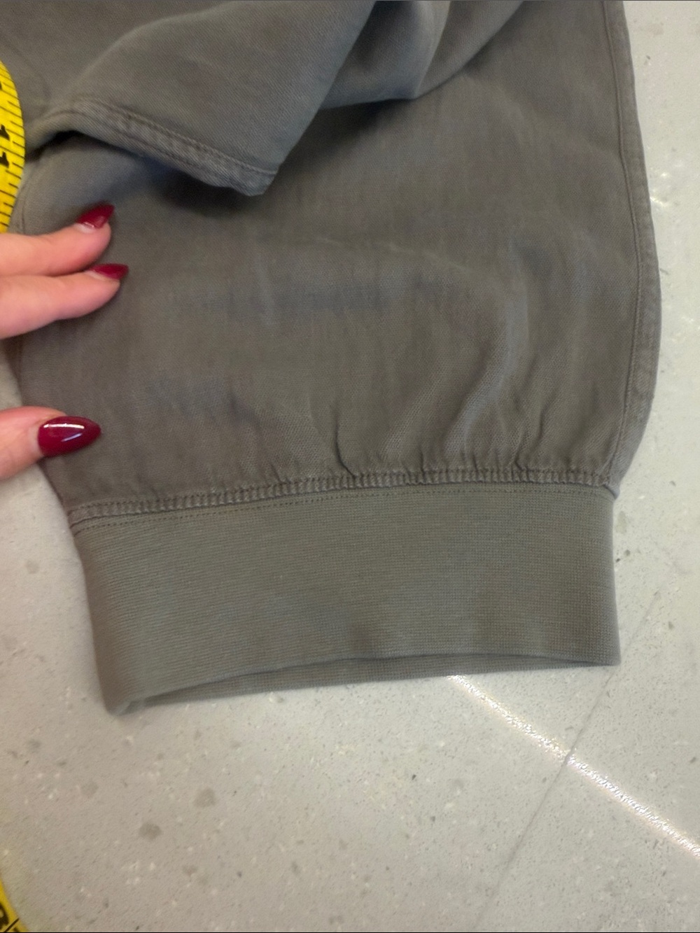 Faherty Olive Relaxed linen / cotton Joggers - Picture 9 of 12